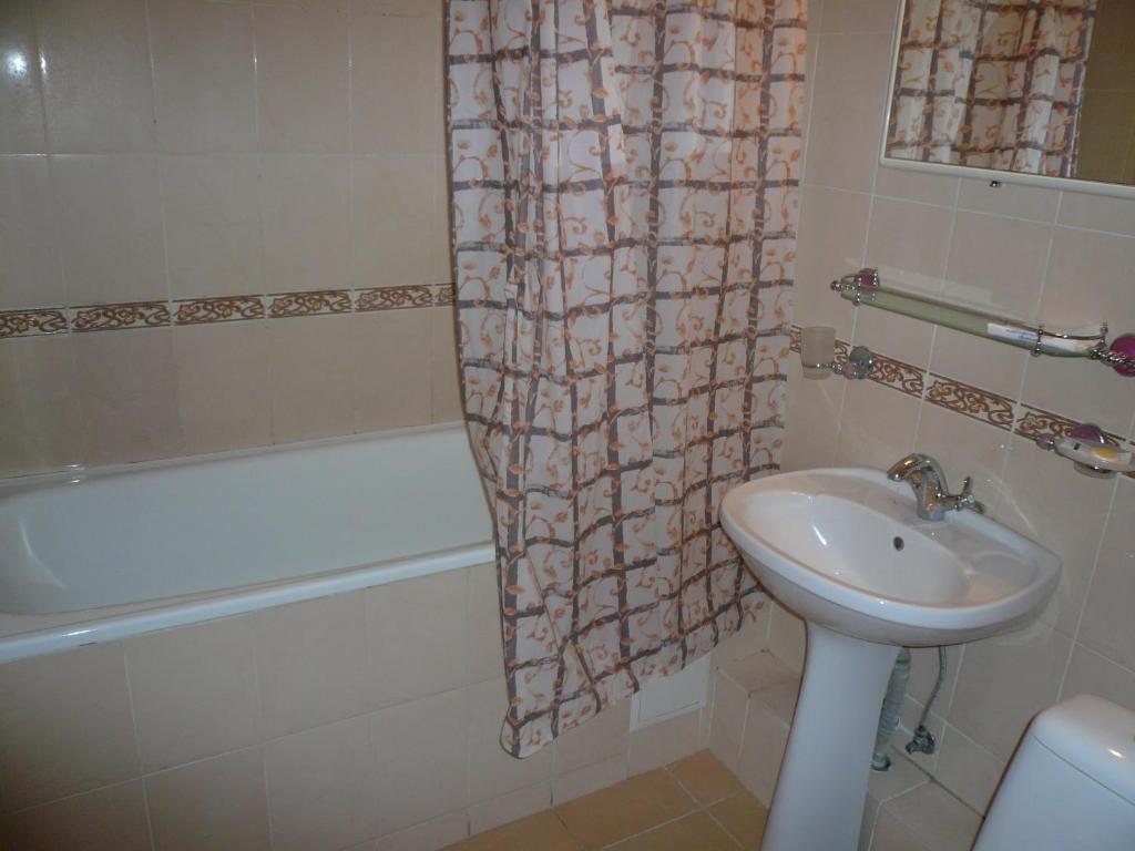 Hotel Gostiniy Dvor Vínnytsia Habitación foto