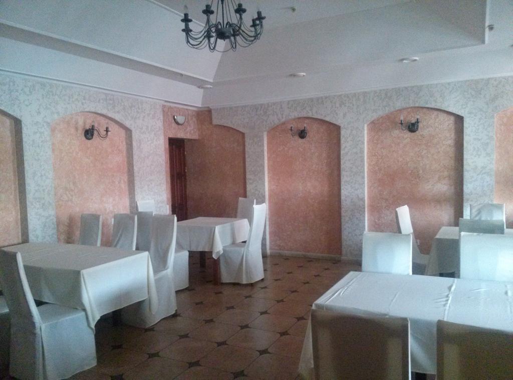 Hotel Gostiniy Dvor Vínnytsia Exterior foto