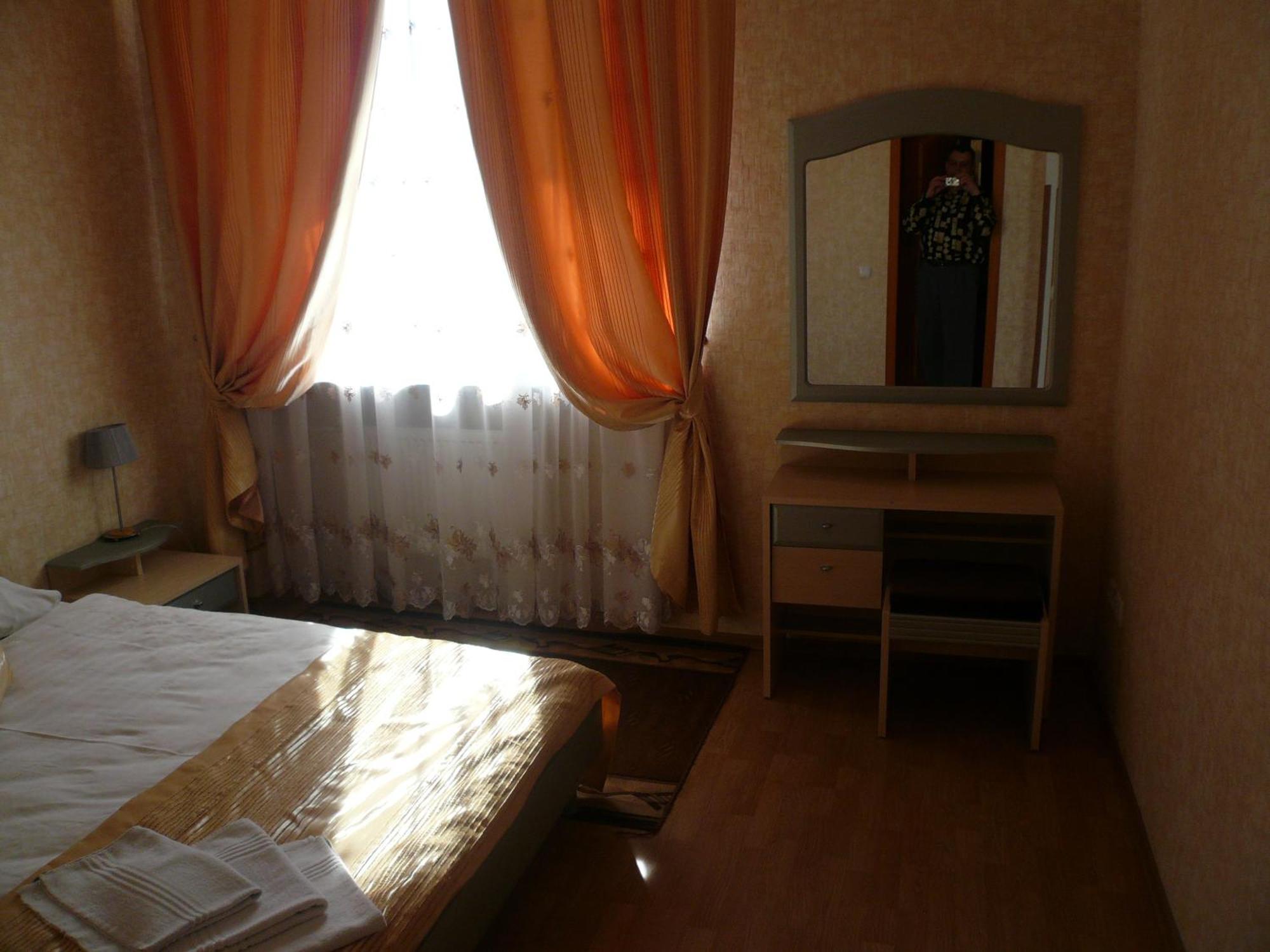 Hotel Gostiniy Dvor Vínnytsia Exterior foto