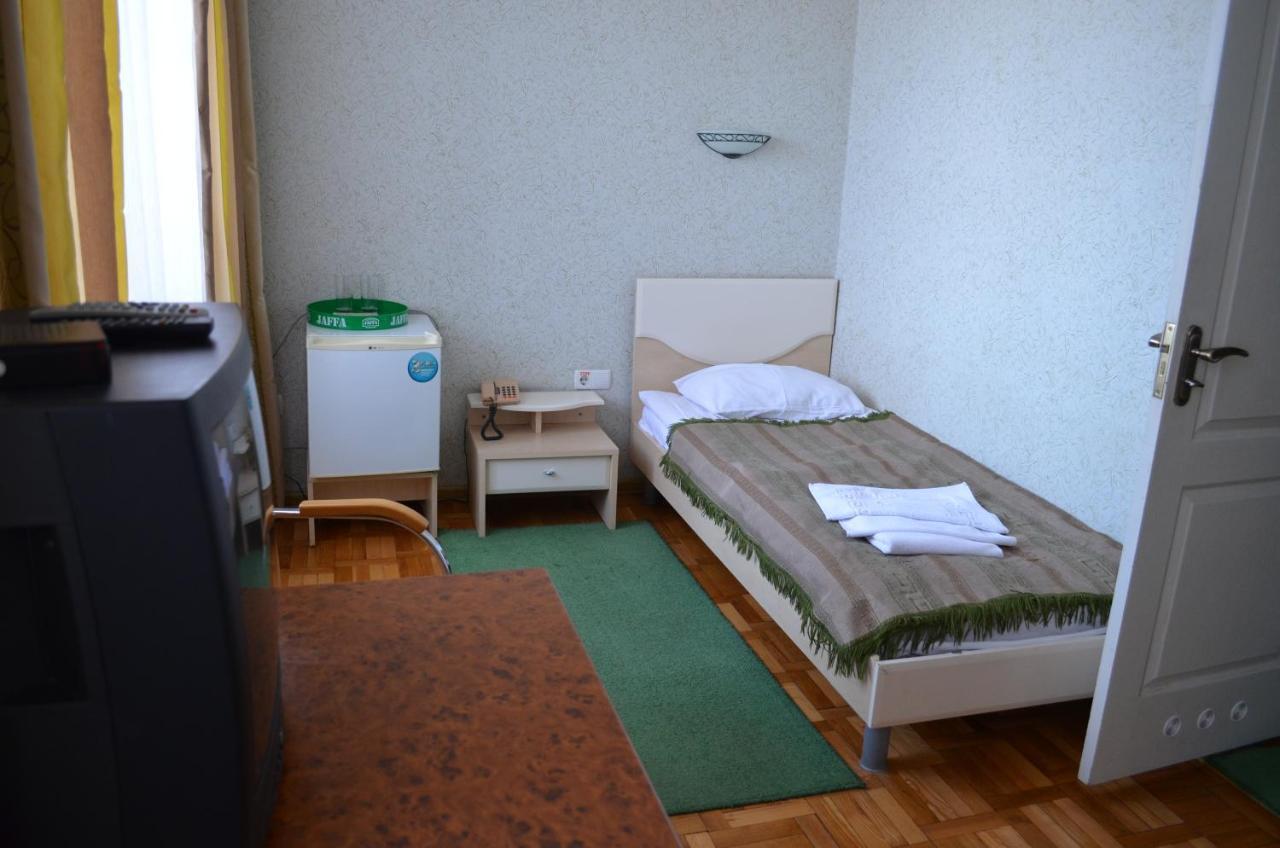 Hotel Gostiniy Dvor Vínnytsia Exterior foto