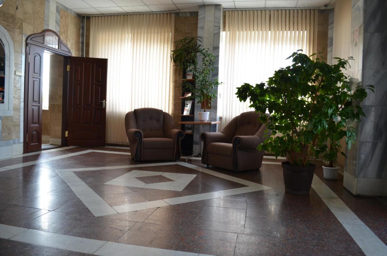 Hotel Gostiniy Dvor Vínnytsia Exterior foto